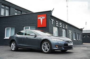 Седан Tesla Model S 2013 в Киеве