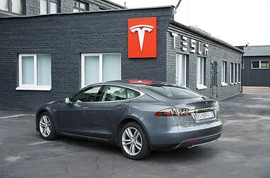 Седан Tesla Model S 2013 в Києві