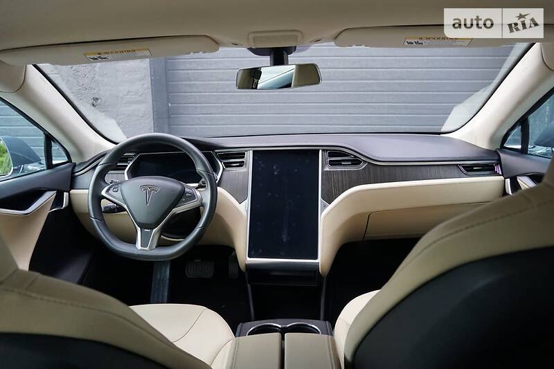 Седан Tesla Model S 2013 в Киеве