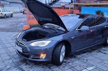 Седан Tesla Model S 2014 в Виннице