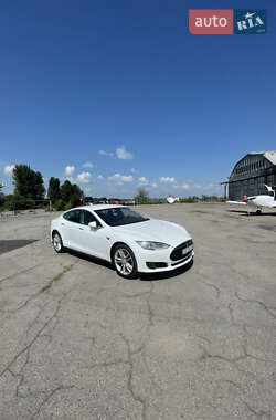 Лифтбек Tesla Model S 2015 в Черкассах