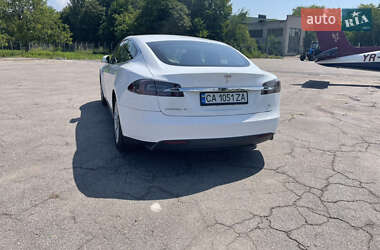 Лифтбек Tesla Model S 2015 в Черкассах