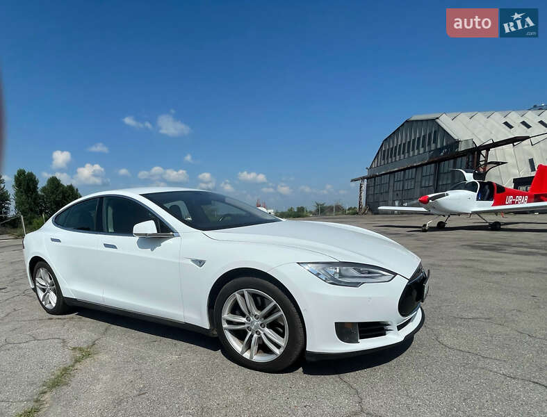 Tesla Model S 2015 Tesla Model S 2015