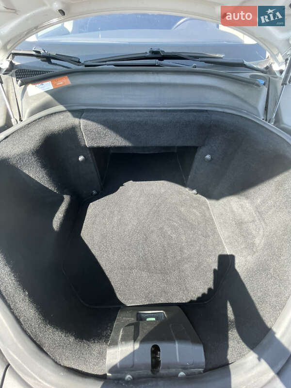 Лифтбек Tesla Model S 2015 в Черкассах