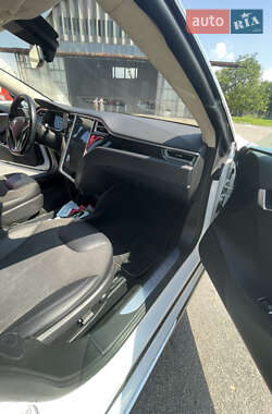 Лифтбек Tesla Model S 2015 в Черкассах