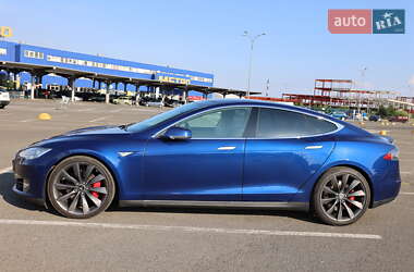 Хэтчбек Tesla Model S 2016 в Львове