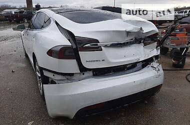 Лифтбек Tesla Model S 2016 в 