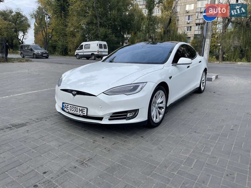 Лифтбек Tesla Model S 2013 в Днепре
