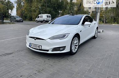 Ліфтбек Tesla Model S 2013 в Дніпрі