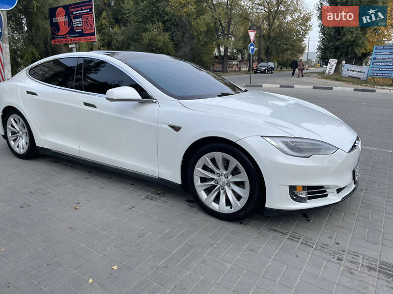 Лифтбек Tesla Model S 2013 в Днепре