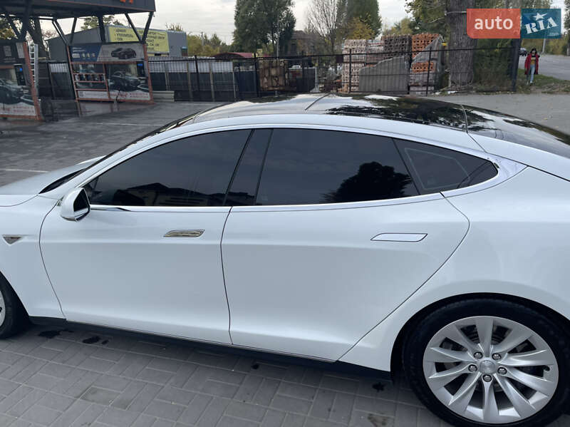 Лифтбек Tesla Model S 2013 в Днепре