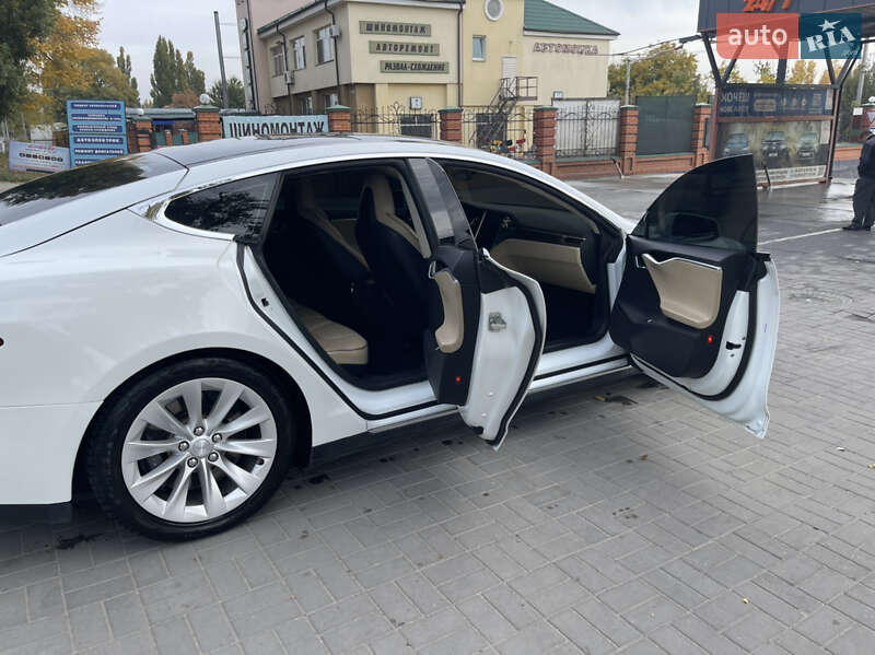 Лифтбек Tesla Model S 2013 в Днепре