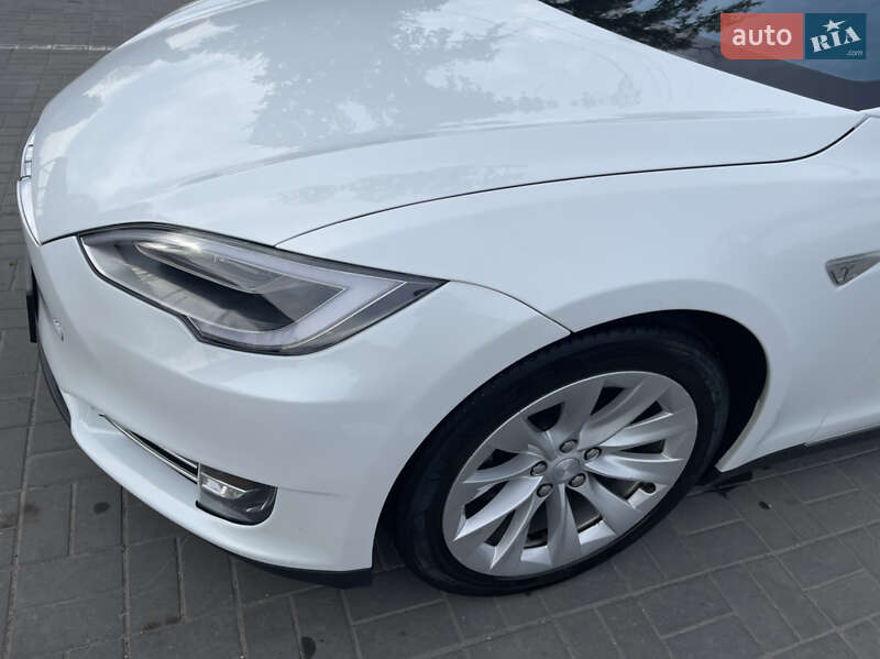 Лифтбек Tesla Model S 2013 в Днепре