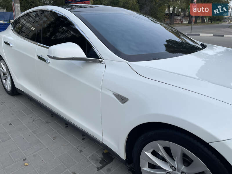Лифтбек Tesla Model S 2013 в Днепре