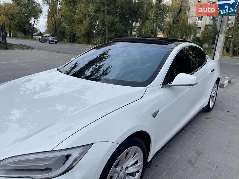Лифтбек Tesla Model S 2013 в Днепре