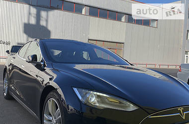 Седан Tesla Model S 2015 в Кропивницком