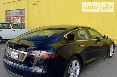 Седан Tesla Model S 2015 в Кропивницком