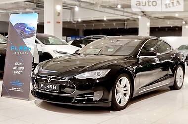 Седан Tesla Model S 2015 в Киеве