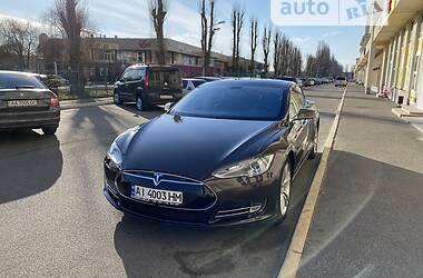 Ліфтбек Tesla Model S 2013 в Києві