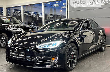 Седан Tesla Model S 2016 в Одессе