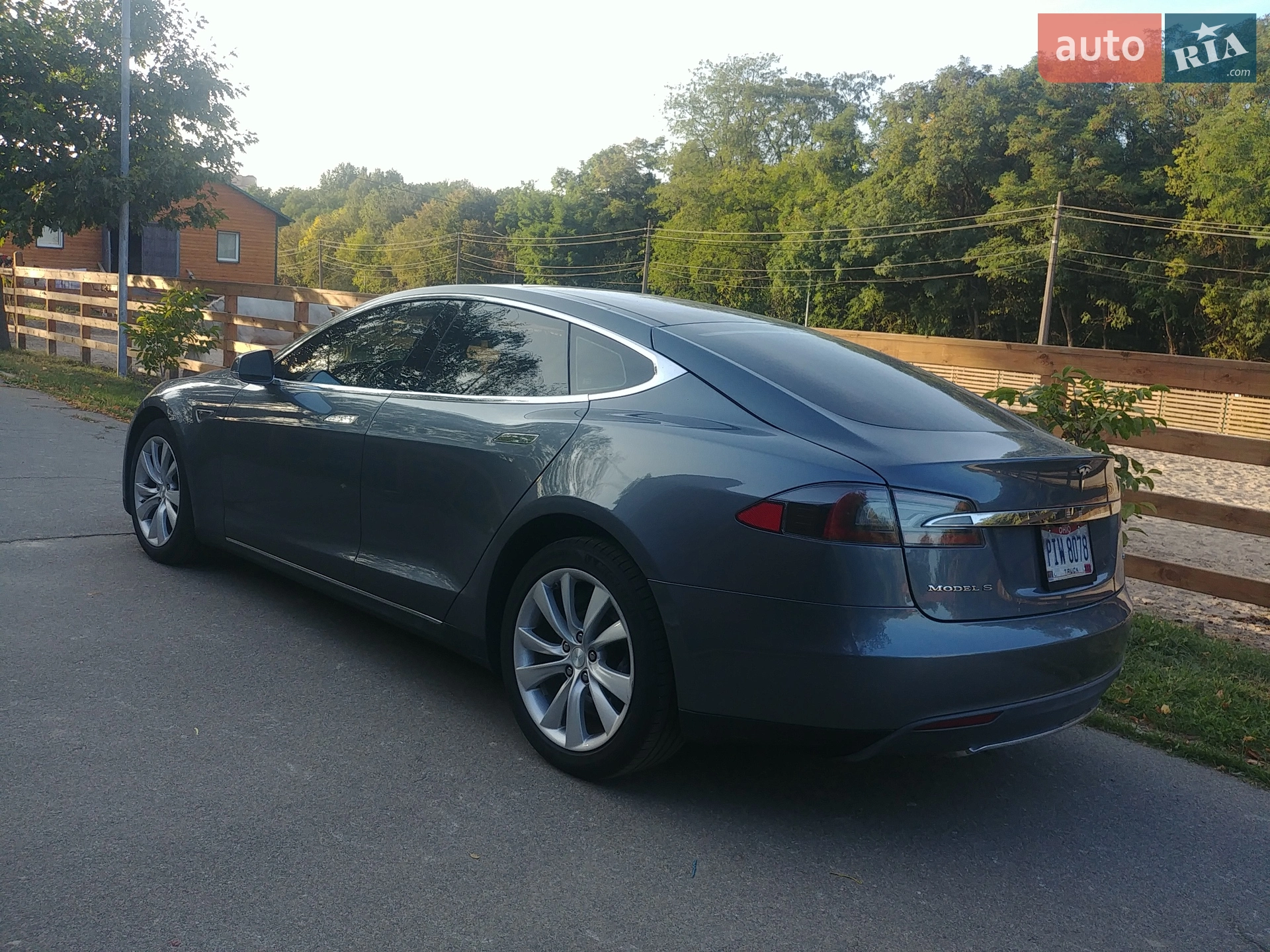 2014 Tesla Model S - мініатюра 3