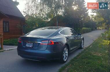 Лифтбек Tesla Model S 2014 в Киеве