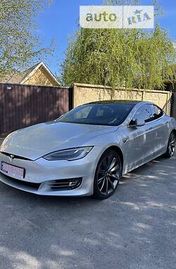Лифтбек Tesla Model S 2018 в Днепре