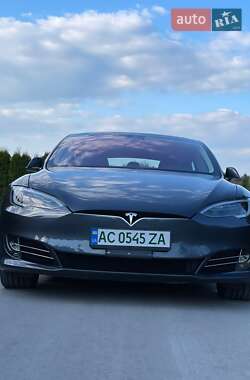 Седан Tesla Model S 2018 в Луцке
