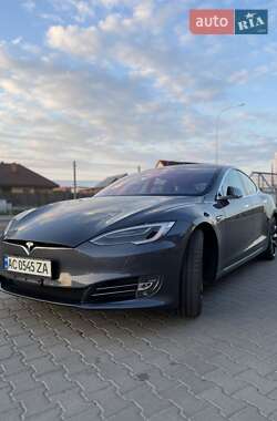 Седан Tesla Model S 2018 в 