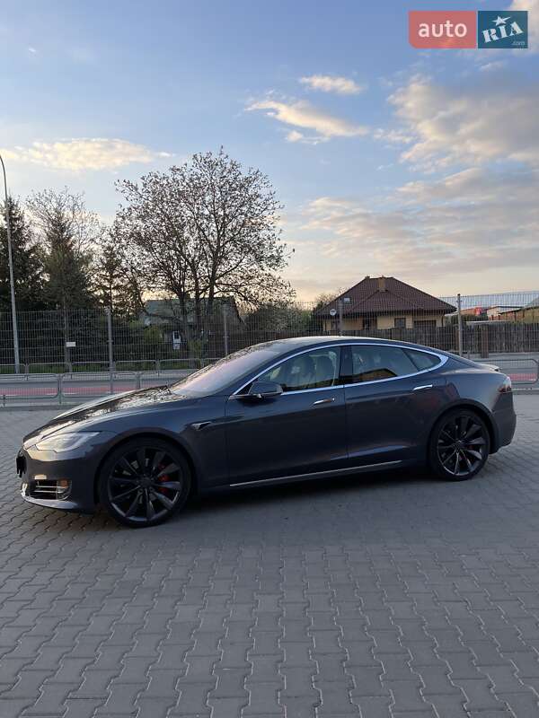 Седан Tesla Model S 2018 в Луцьку