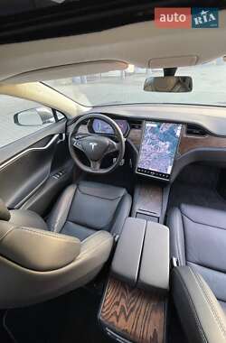 Седан Tesla Model S 2018 в Луцке
