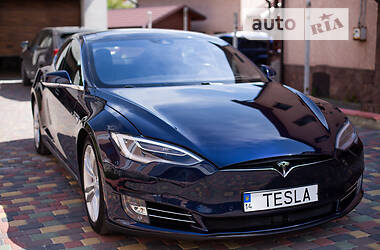 Лифтбек Tesla Model S 2014 в Золочеве