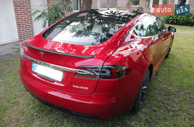Хэтчбек Tesla Model S 2019 в Киеве