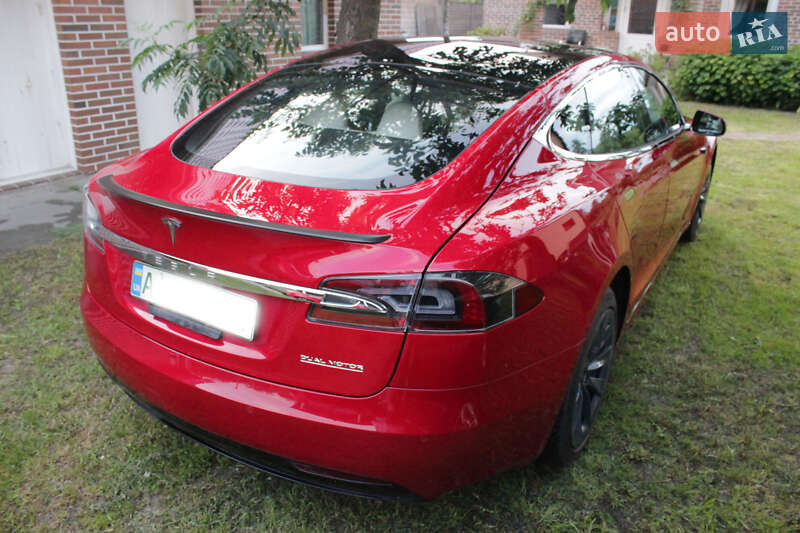 Хетчбек Tesla Model S 2019 в Києві