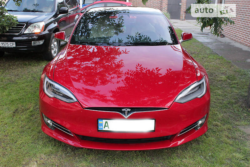 Хэтчбек Tesla Model S 2019 в Киеве