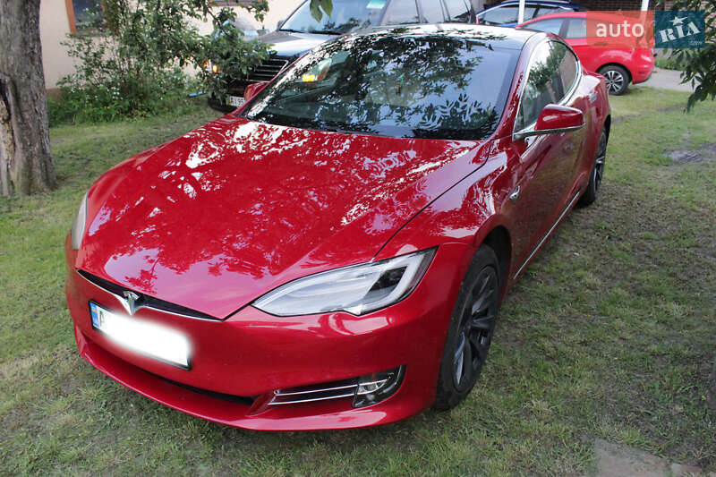 Хэтчбек Tesla Model S 2019 в Киеве