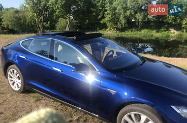 Лифтбек Tesla Model S 2016 в Киеве