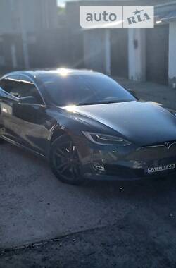 Лифтбек Tesla Model S 2016 в Харькове