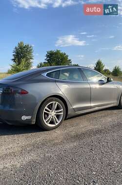 Лифтбек Tesla Model S 2013 в 