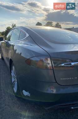 Ліфтбек Tesla Model S 2013 в Києві