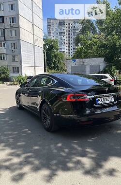 Лифтбек Tesla Model S 2020 в Киеве