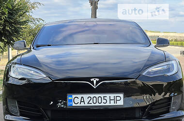 Седан Tesla Model S 2016 в Черкассах