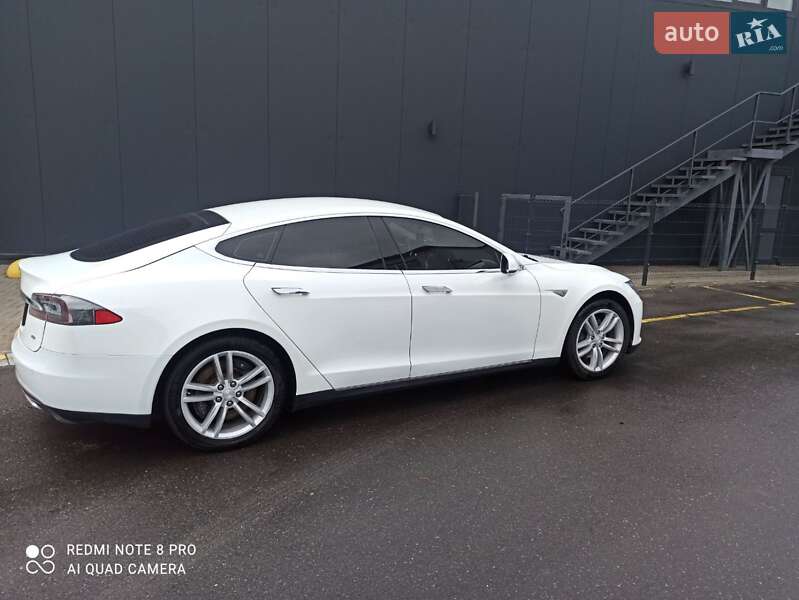 Ліфтбек Tesla Model S 2013 в Хмельницькому