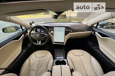 Седан Tesla Model S 2015 в Ивано-Франковске
