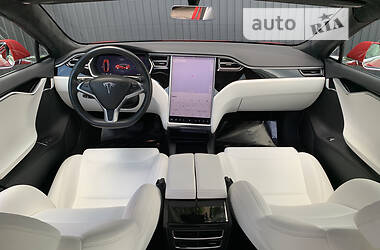 Седан Tesla Model S 2017 в Киеве