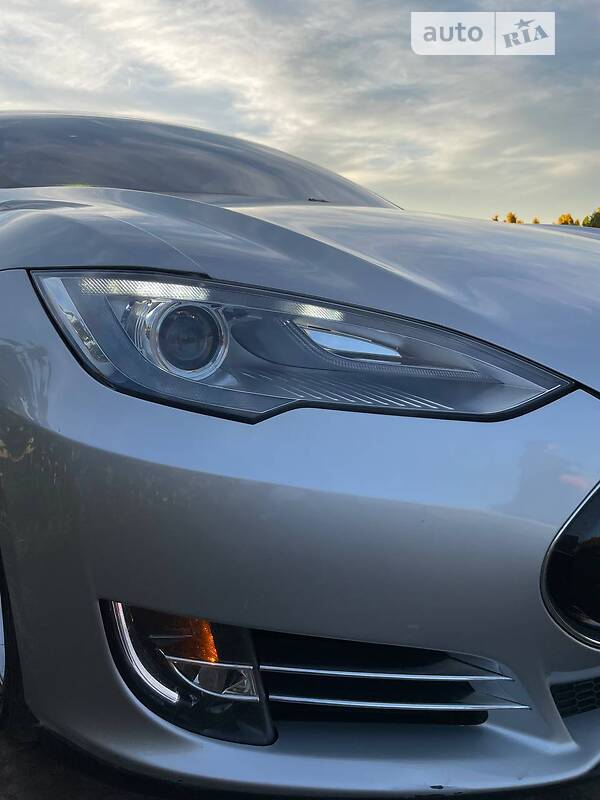 Хетчбек Tesla Model S 2014 в Хмельницькому фото 4 Хетчбек Tesla Model S 2014 в Хмельницькому