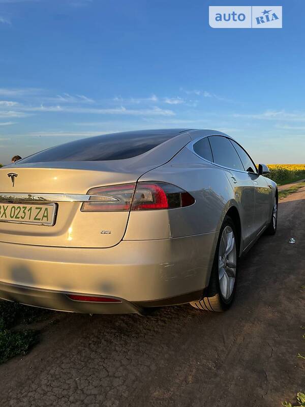 Хетчбек Tesla Model S 2014 в Хмельницькому фото 9 Хетчбек Tesla Model S 2014 в Хмельницькому