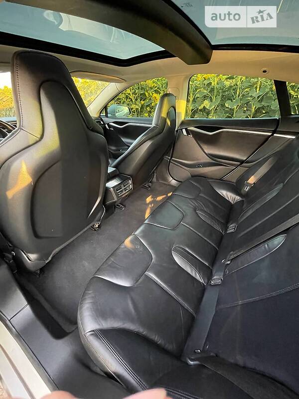 Хетчбек Tesla Model S 2014 в Хмельницькому фото 18 Хетчбек Tesla Model S 2014 в Хмельницькому