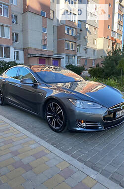 Седан Tesla Model S 2013 в Кременчуге