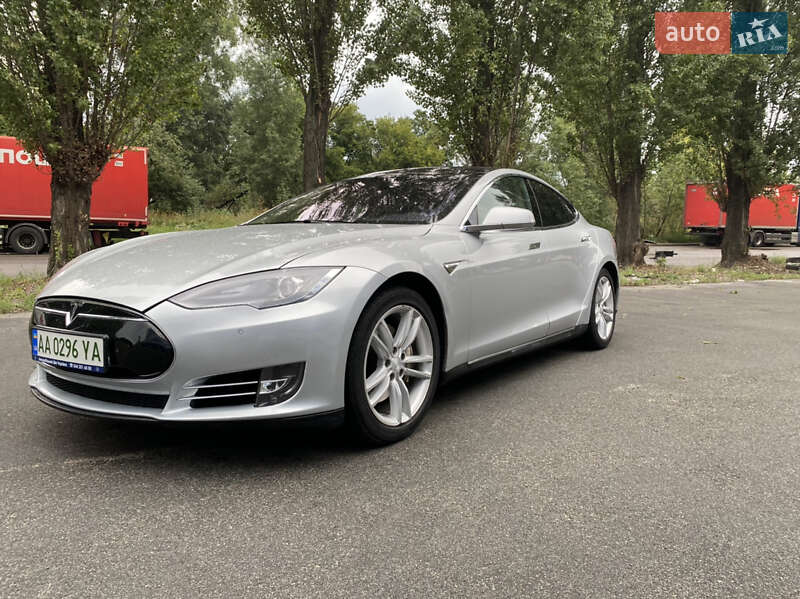 Хетчбек Tesla Model S 2014 в Києві